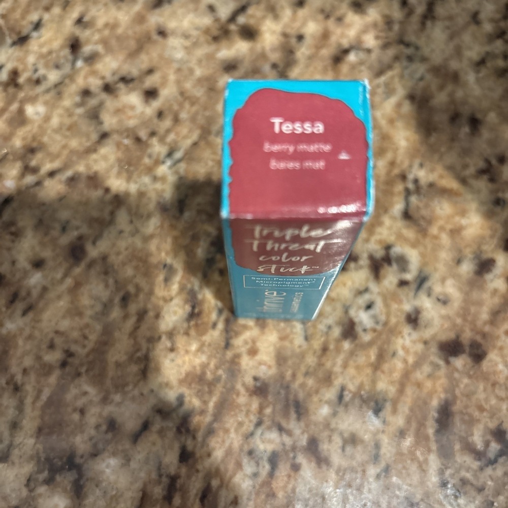 Thrive Causemetics Triple Threat Color Stick‎ TESSA berry Matte